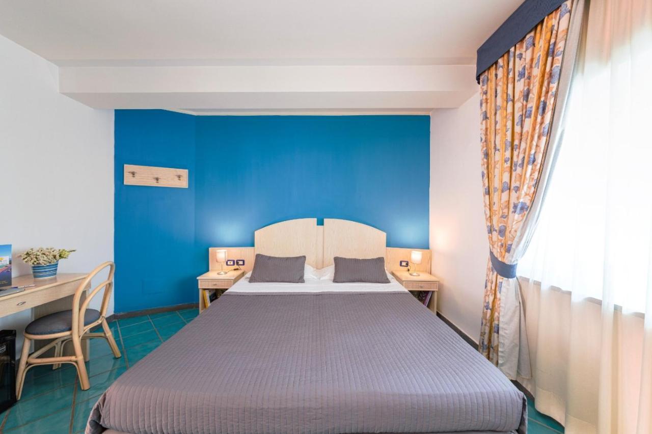 Agave Hotel Поццуолі Екстер'єр фото