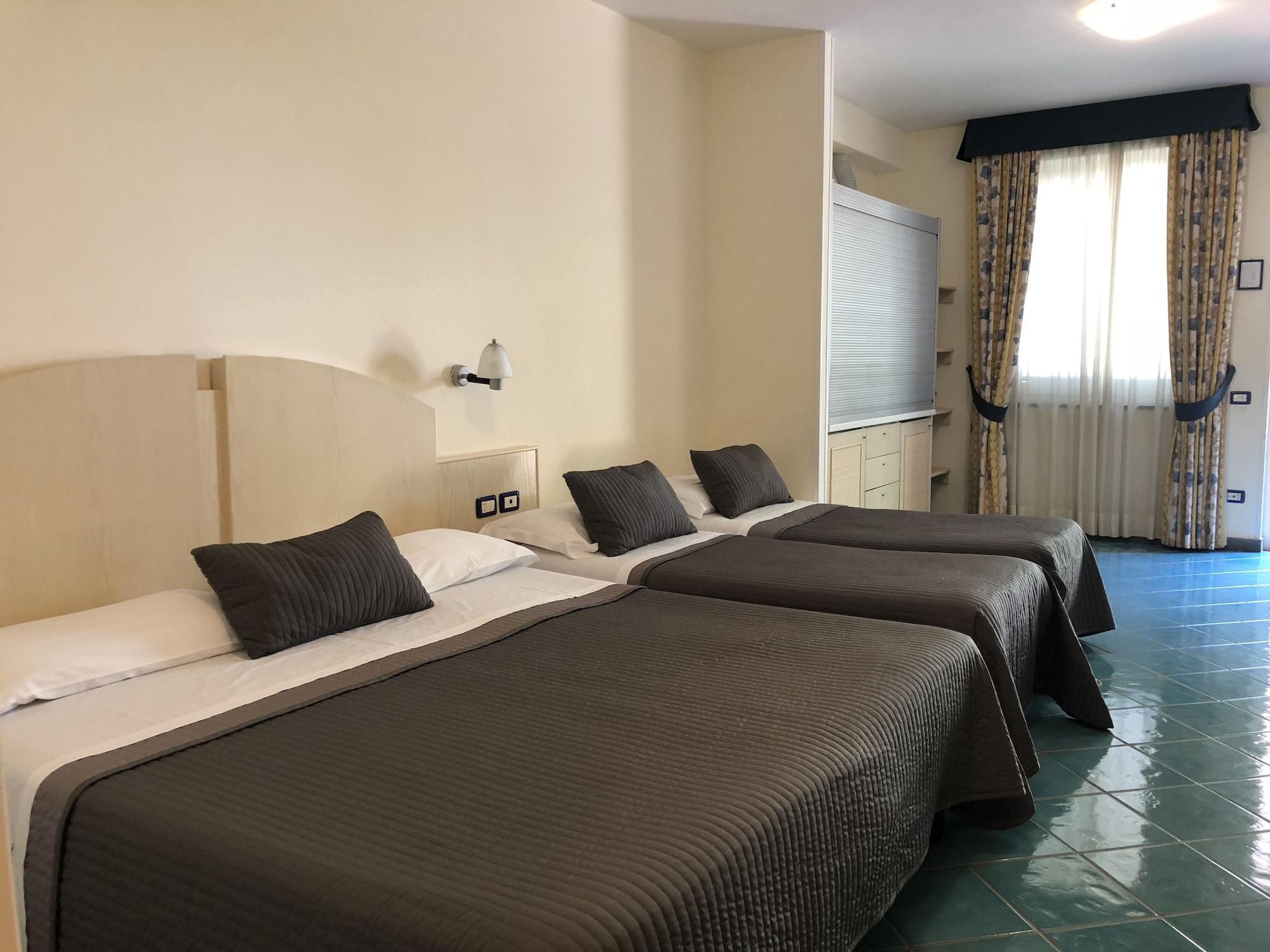 Agave Hotel Поццуолі Екстер'єр фото